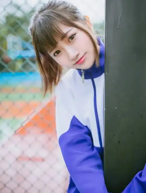 校服清纯学生妹雨中俏皮靓丽唯美写真_哔哩哔哩_bilibili