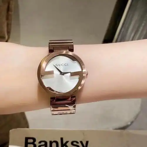 gucci小牛皮款双g,适合所有妹子的27和37毫米两种表径