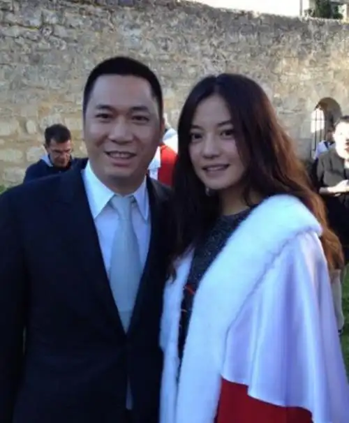 赵薇老公是谁赵薇嫁给身价4亿的黄有龙