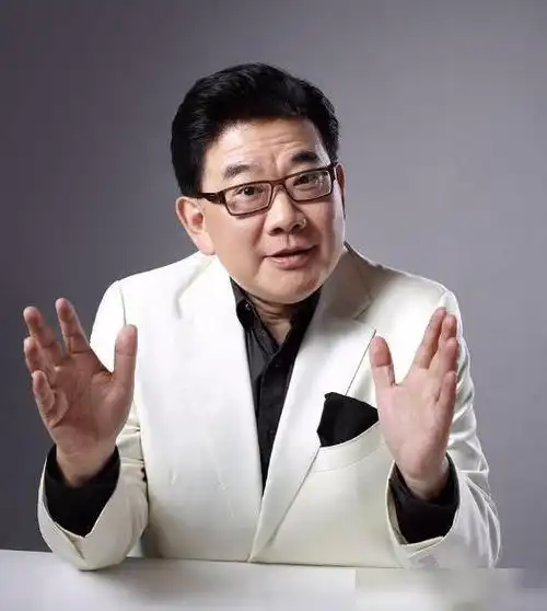 金星实名唾骂华少批判上海第一主持人曹可凡为何这么招人恨