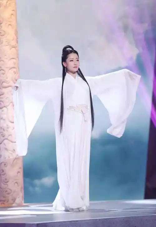 "玉漱"白冰健身房美照,曲线优美动人_公主_丁一_神话