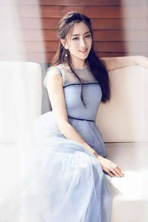 原创马苏最惊艳的一次因小鸡啄米引争议摄影师不是有意的