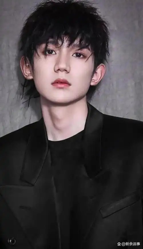 近日,令人振奋的消息传来,王源的演唱会终于获批了!