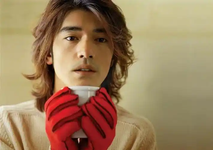 留长发最帅的男星,金城武古天乐郭富城都给他作陪,如今却成烂片王