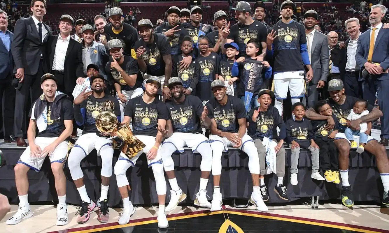 有争议?勇士夺冠之战没人看!季后改制成肖华唯一办法