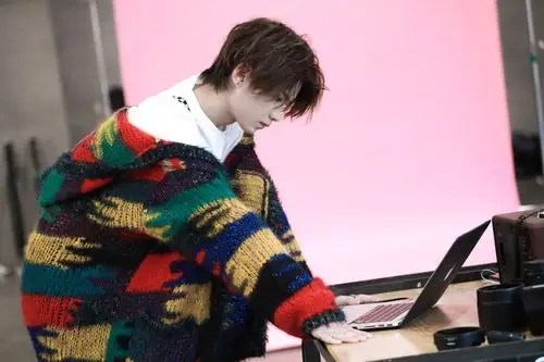 黄明昊,2002年2月19日出生于浙江温州,中… - 堆糖,美图壁纸兴趣社区