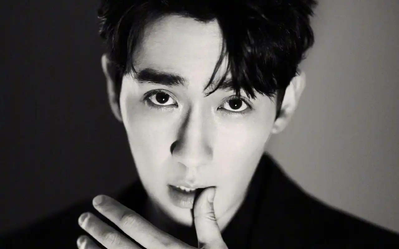 朱一龙帅气撩人写真桌面壁纸