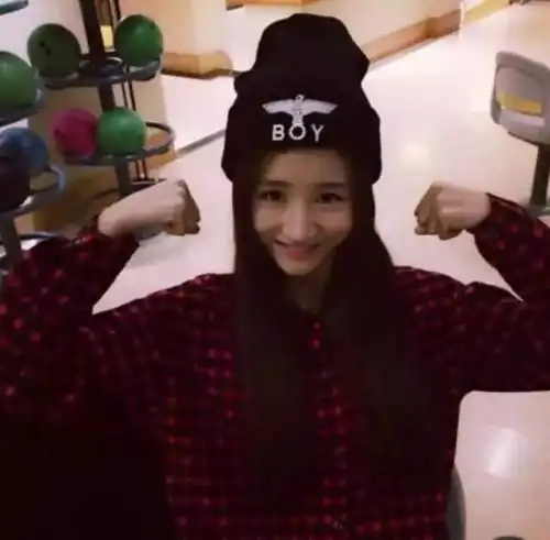 任嘉伦为什么从不晒妻子照片聂欢罕见长发照网友是我也不晒