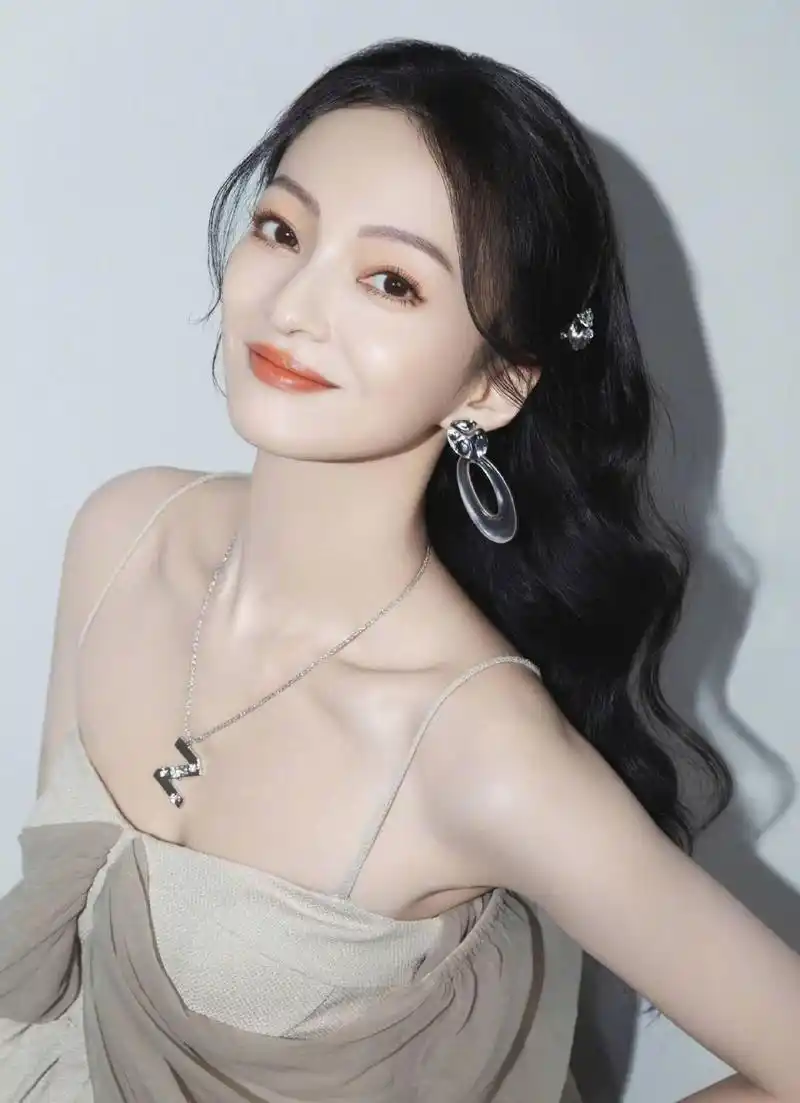 张韶涵:从巅峰到低谷,再度崛起的娱乐天后 张韶涵,一个曾让无数歌迷为