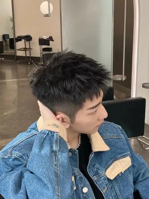 针对头大男生的发型男生清爽短发