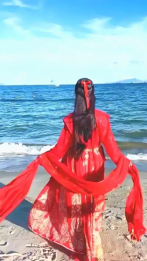 刚上线的忘川汉服,这颜色也太正点了,小姐姐背影真美