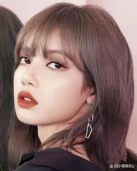 lisa:泰国玫瑰在韩国绽放