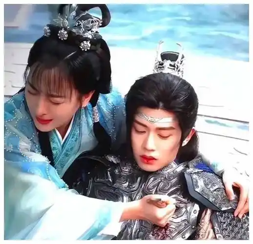 原创43岁马苏领养34岁任嘉伦为女儿瞧这出场笑翻了