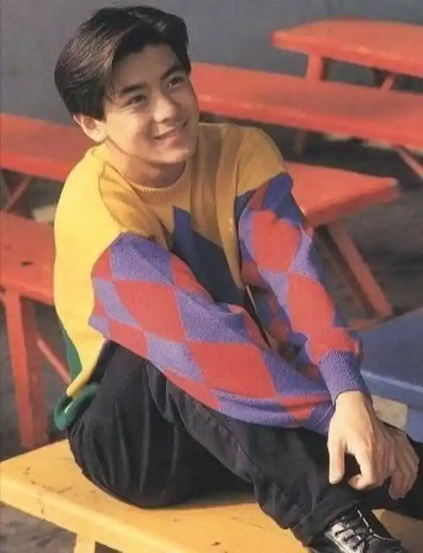 10岁父母离异,17岁成小天王,25岁成冠军车手,林志颖不止会说谎