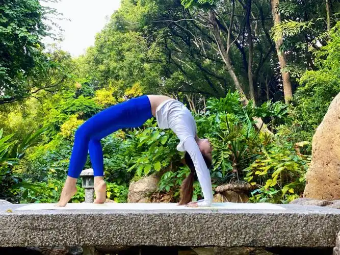 下腰时得到了人生中第一次记忆犹新的掌声93长大后接触瑜伽一看到