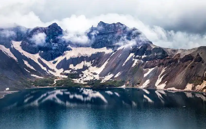 长白山天池唯美风景高清桌面壁纸