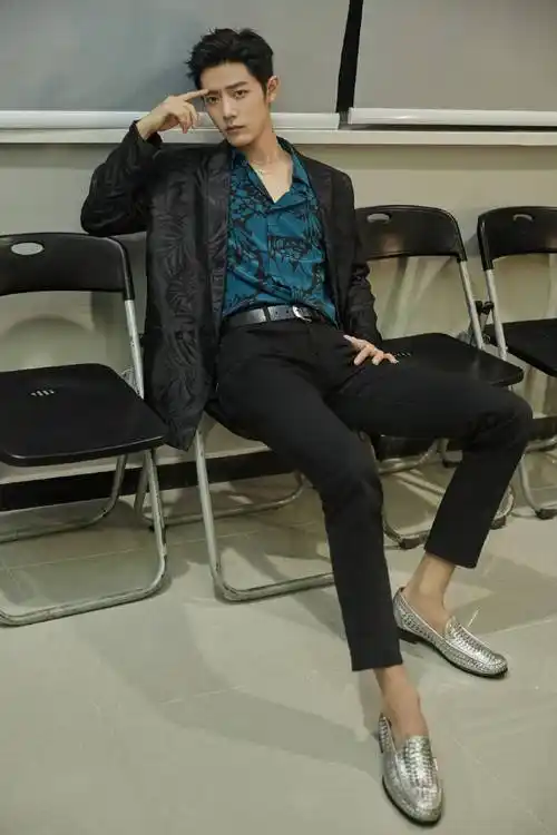 战好_坐姿_肖战一