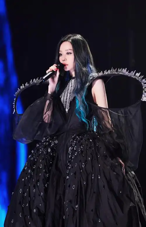 张靓颖光2023巡回演唱会##张靓颖南京演唱会