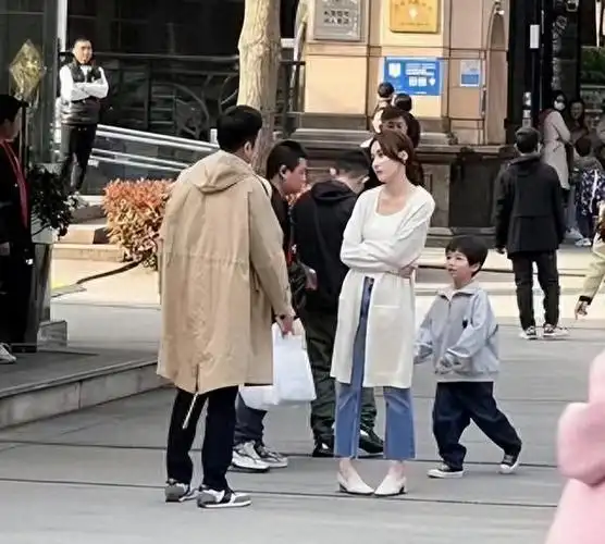 马伊琍自曝跟于和伟妻子是室友夸他专情好男人网友你在反讽