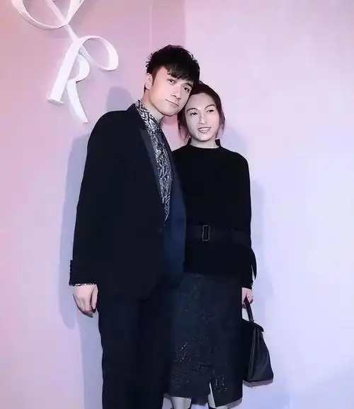 古巨基回应小舅子欠债数百万:全家无能为力,岳父已断绝父子关系|景甜