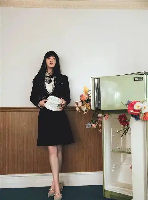 38岁蒋欣晒写真照!