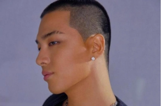 3,寸头类型的发型其实有很多款式.