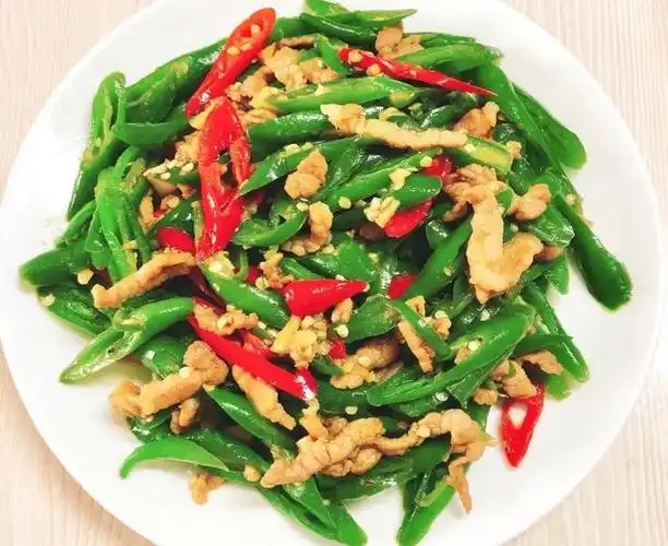 美食家常菜推荐家常红烧排骨香菇木耳烧腐竹辣椒炒肉丝