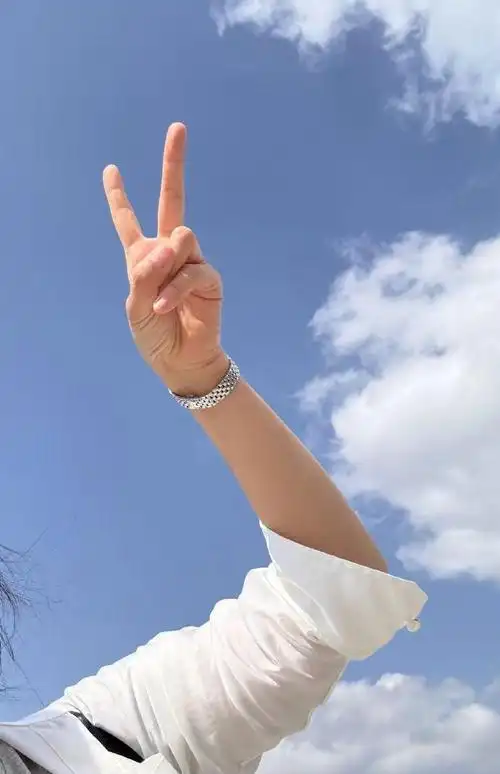 今天的天空好蓝呐