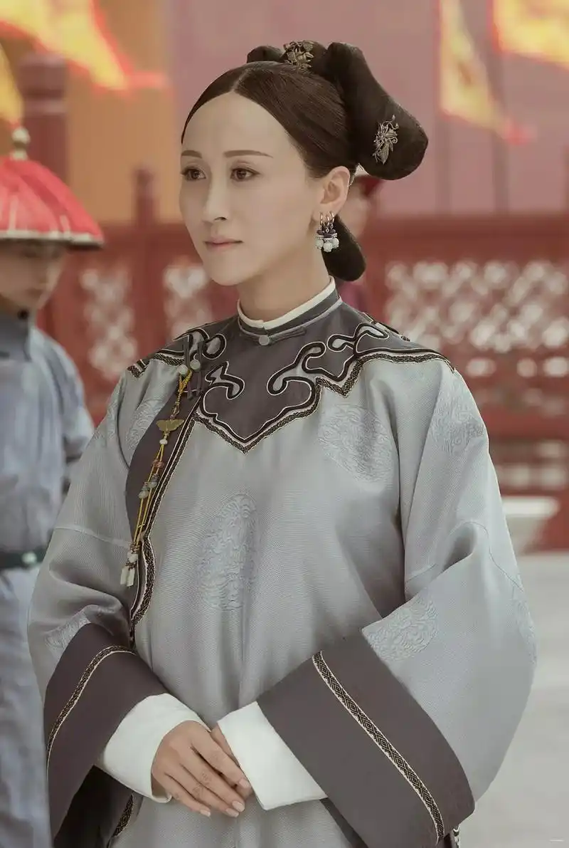 《延禧攻略》愉妃有10套造型,本人平平无奇,教出的儿子令人惊艳