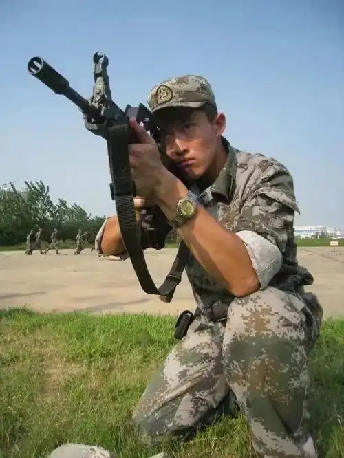 八一建军节至最敬最伟大的军人们