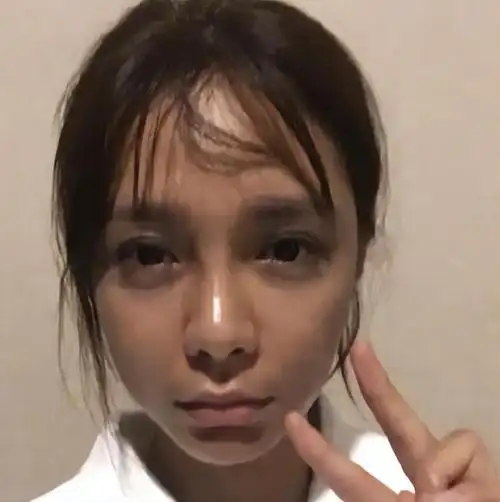 一档《真正男子汉》,让杨幂,沈梦佟丽娅的纯素颜曝光在大众视野.