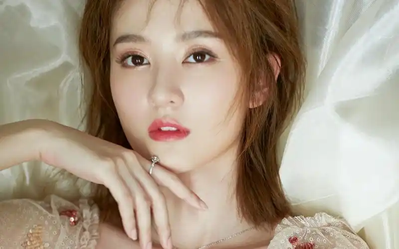 乔欣性感图片壁纸-美女壁纸-高清美女图片-第7图-娟娟壁纸