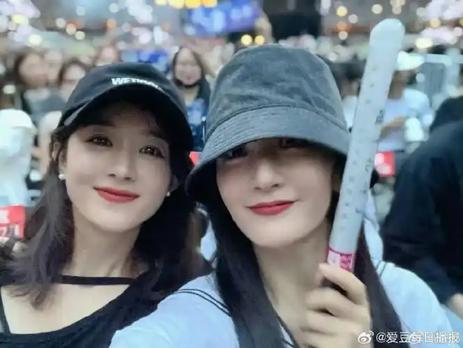 张杰赵丽颖合照