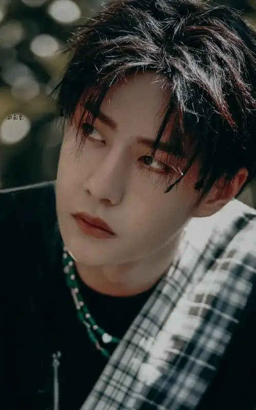 王一博这就是街舞4##王一博## 王一博swag挑眉杀 .