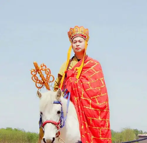 创始人:陈兴建(乡村西游记唐僧扮演者) 本发文音乐伴奏曲《美丽记忆》