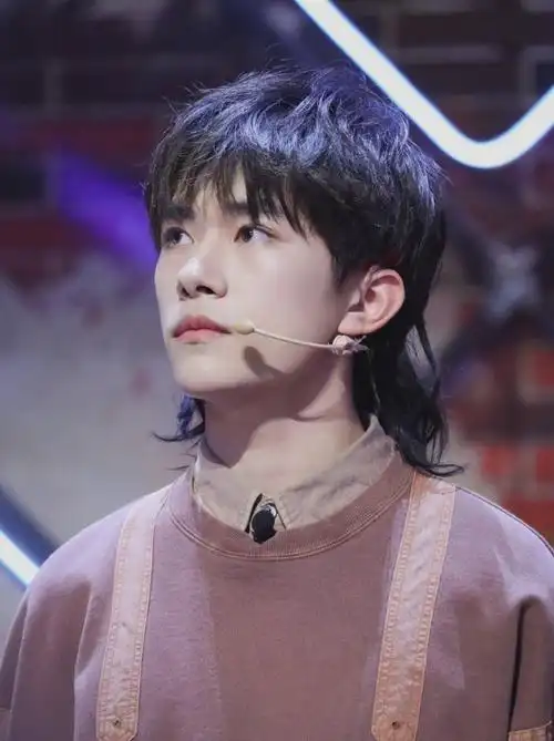 《这就是街舞2》发布会生图:韩庚寸头有型,易烊千玺鲻