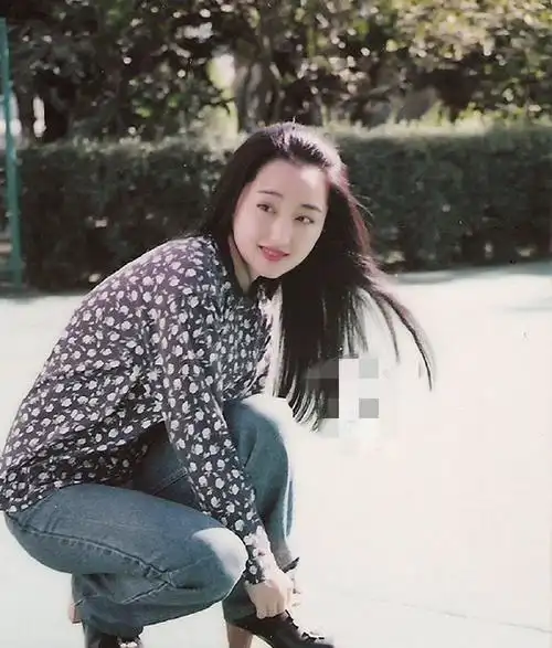 20几岁的杨钰莹!网友不禁感叹:多少人曾爱慕你年轻时的容颜!