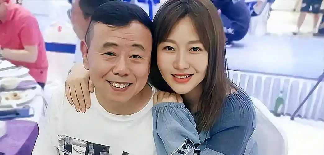 潘阳:嫁10亿富豪,婚后10年,为何带着儿子长住娘家?_石磊_潘长江_女儿