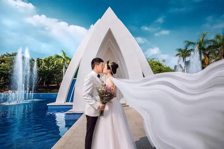 武汉婚纱摄影前十强【皇宫婚纱摄影】武汉婚纱摄影旅拍工作室领跑者