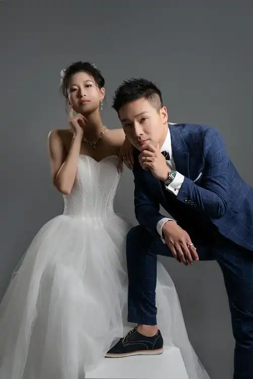 fermate的婚纱摄影作品《棚拍婚纱照》