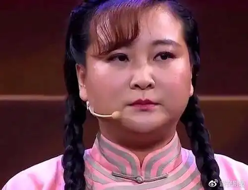 贾玲当年有多瘦11年前旧照曝光后足足看了9遍才敢认
