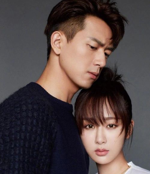 杨紫李现剧外首次合体情侣戒指十分抢镜