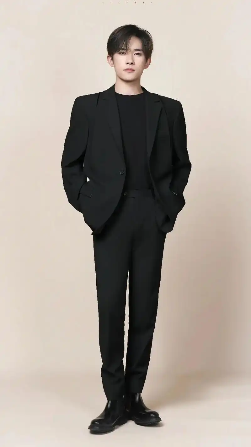西装杀 #易烊千玺  你好正啊 - 抖音