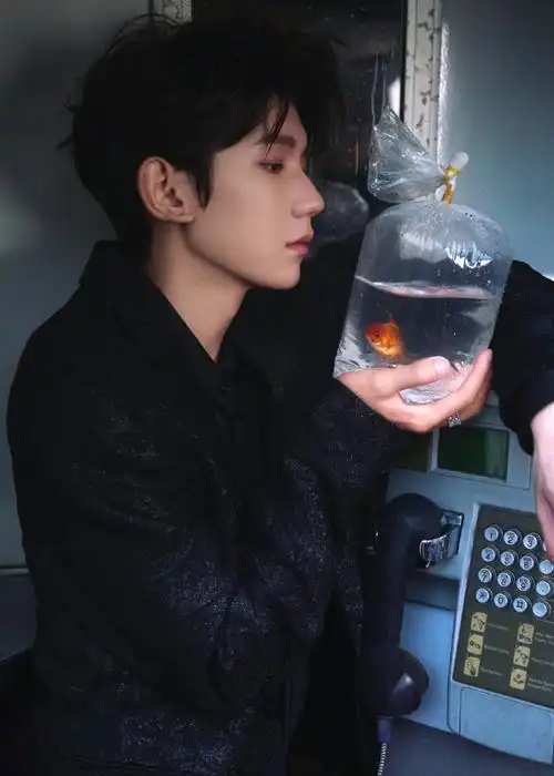 音乐中辨认彼此,梦未熄,歌声淋湿了眼睛.@tfboys-王源马上见啦!