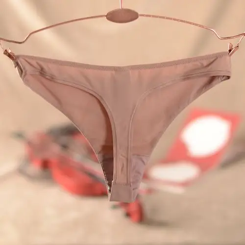 欧美名品 薄款冰丝女内裤 一片式无痕低腰丁字裤 纯色莱卡舒适t裤