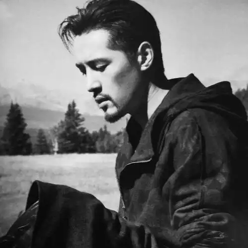 胡歌与南方车站顶级流量逃跑后