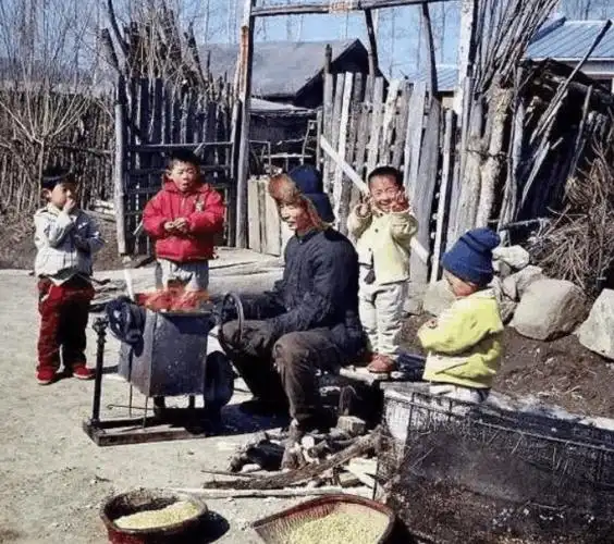 一组狠戳泪点的农村老照片, 不知道有没有触动到你