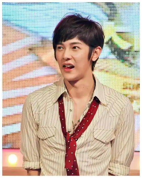 汪东城绝美神仙颜值帅气迷人身材堪称完美