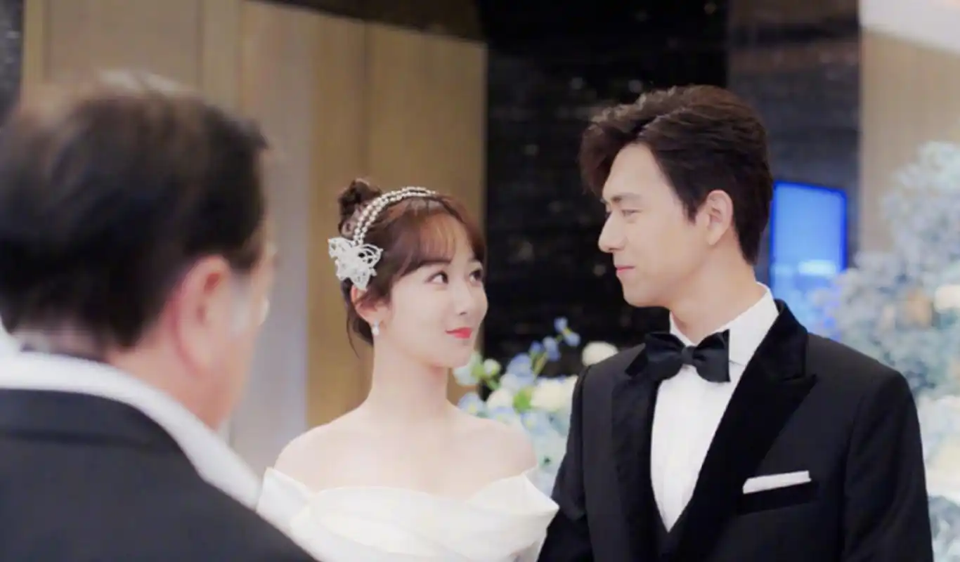 "童颜夫妇"杨紫李现真的是配一脸,《我的时代你的时代》"世纪婚礼"