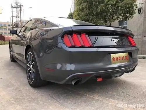 法拉利车标,回头率百分百!硬汉标志性能野马跑车